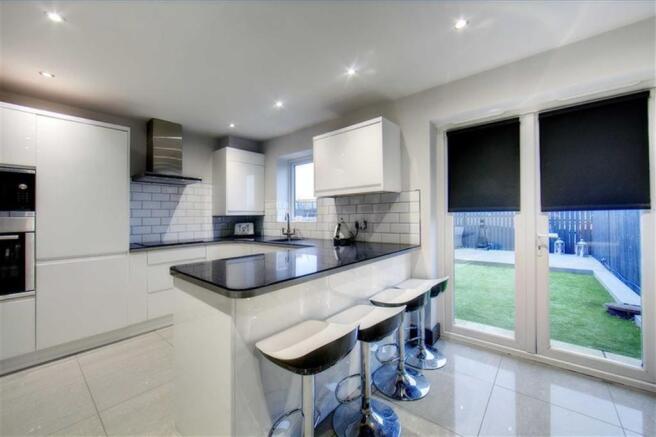 Kitchen & Breakfast Room