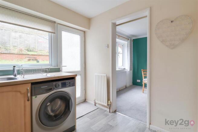 3 bed Semi-Detached for sale Image 8