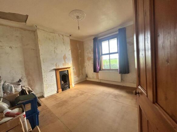 4 bed Detached for sale Image 11