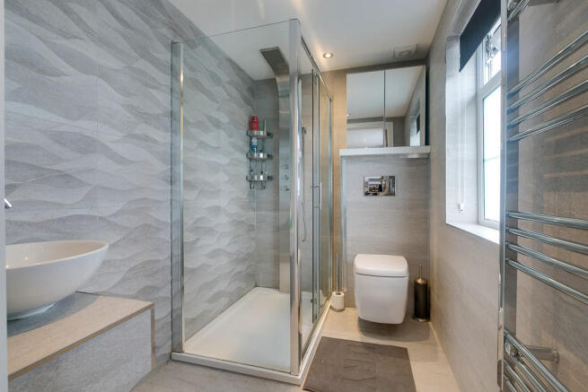 Ensuite To Master...