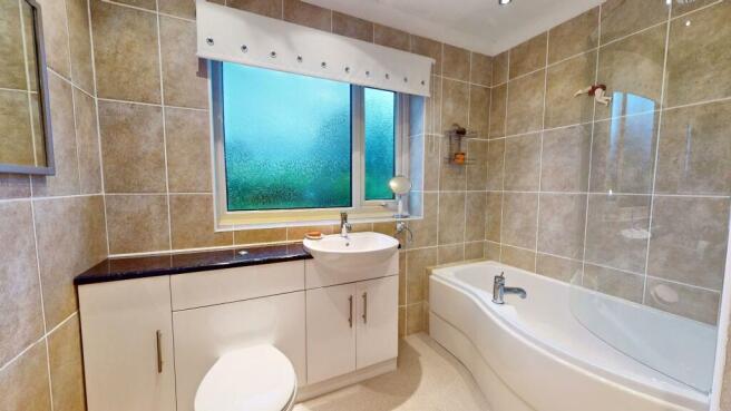 FAMILY BATHROOM