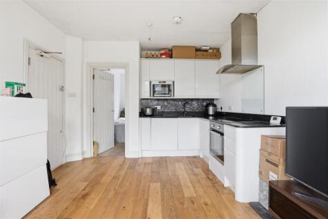 Wellmeadow Road, Hither Green, SE13