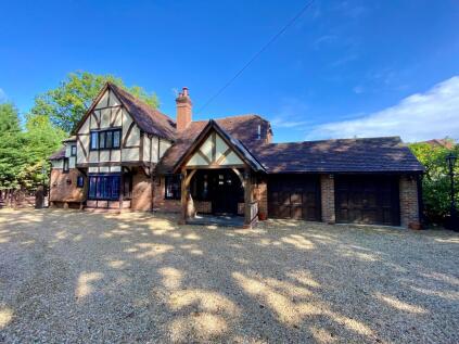 Charlwood Road, Hookwood, RH6
