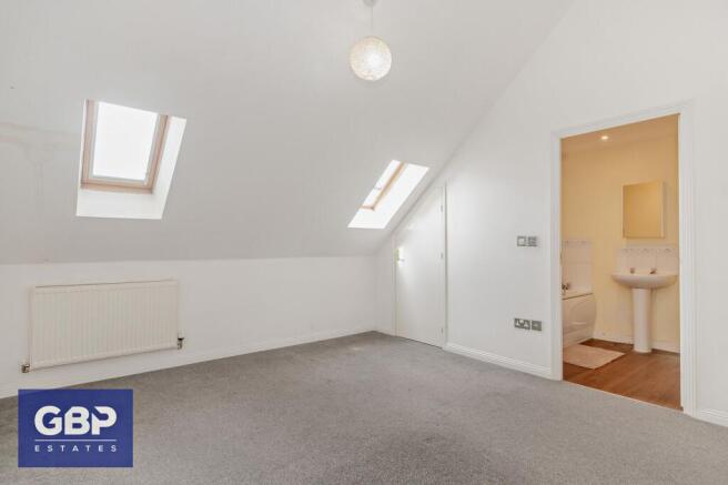 Kidman Close, Gidea Park, RM2 photo 4