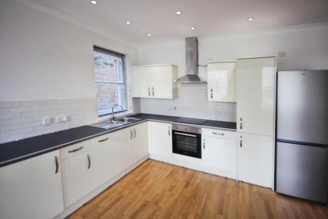 1 bed Flat to rent Image 4