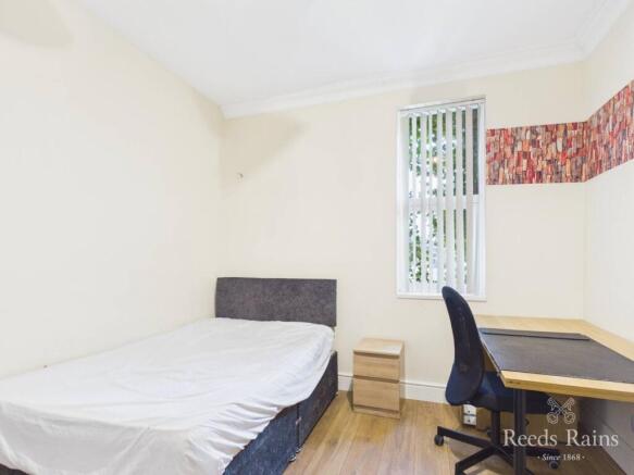 8 bed Semi-Detached for sale Image 4