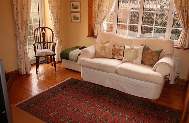 sittingroom2.JPG