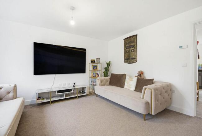 4 bed Semi-Detached for sale Image 7
