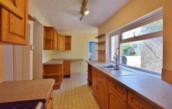 kitchen 1.jpg