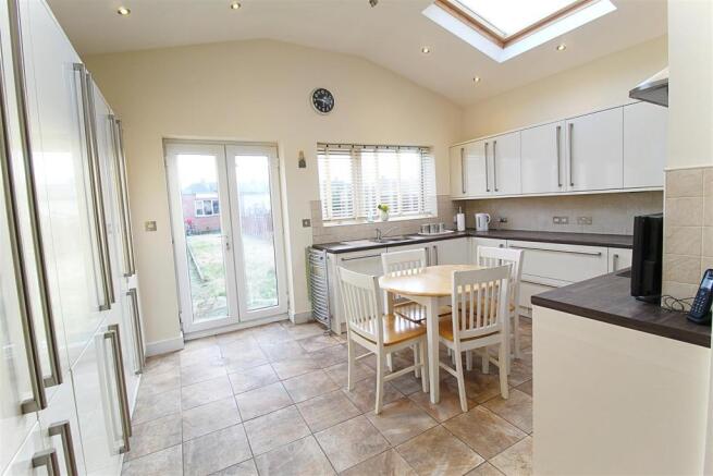 BREAKFAST KITCHEN