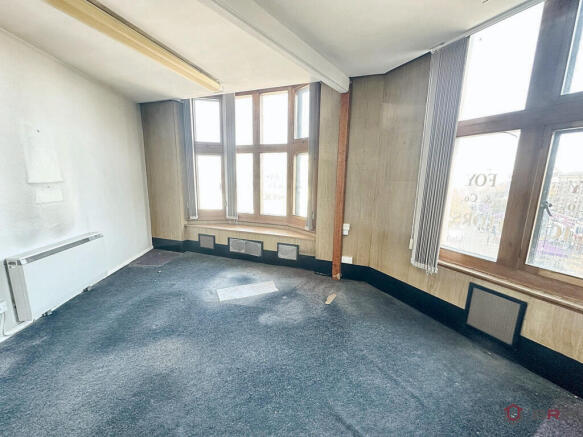 9 bed Block of Apartments for sale Image 5