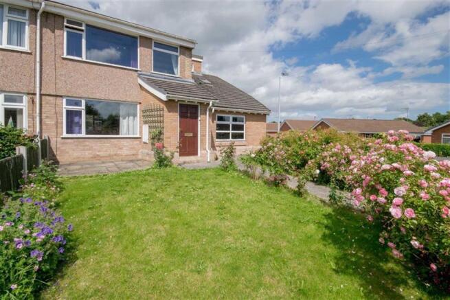 FRONT GARDEN