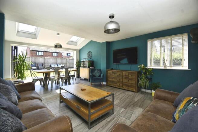 3 bed Semi-Detached for sale Image 2