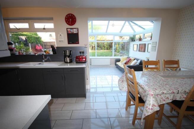 8 Furlong Avenue 170.JPG