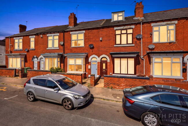 3 bed Terraced for sale in south elmsall