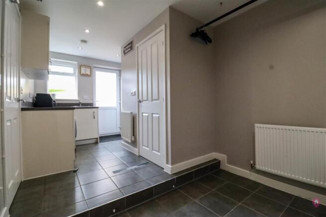 4 bed Detached for sale Image 11
