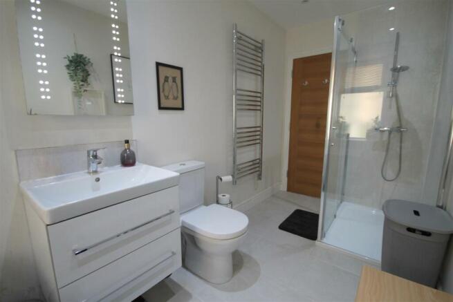 Bathroom b e.jpg