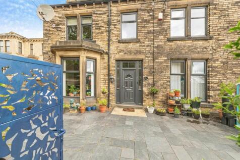 Whitcliffe Road, CLECKHEATON