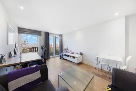 Seren Park Gardens SE3 7RP