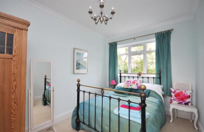 BEDROOM 2