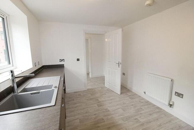 3 bed Semi-Detached for sale Image 9