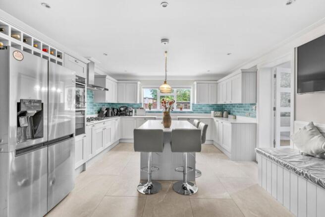 Kitchen-breakfast room