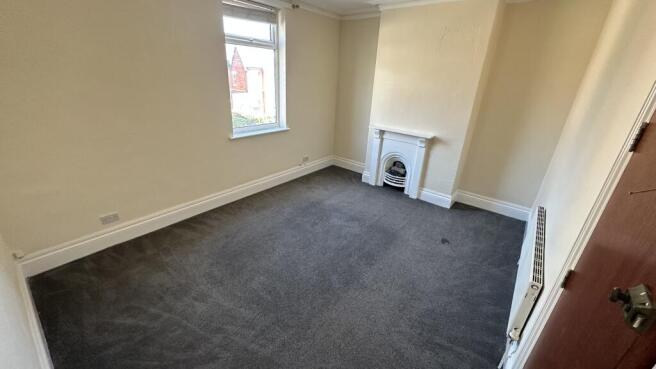 4 bed Terraced to rent Image 5