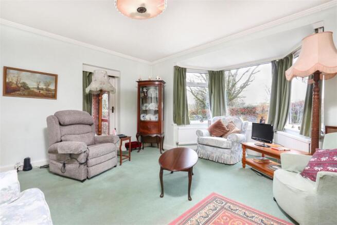 Living Room2.jpg