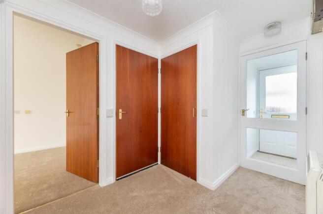 2 bed Apartment for sale Image 7