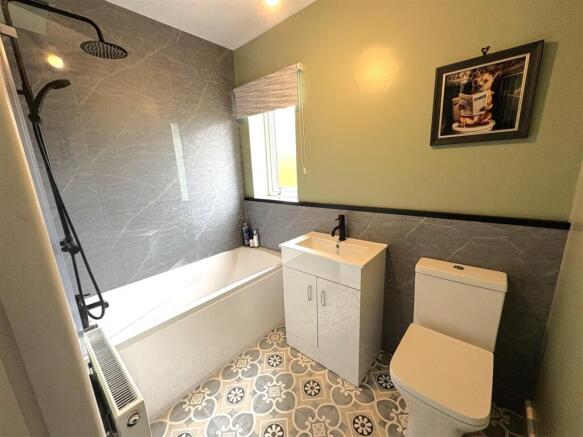 DOWNSTAIRS BATHROOM