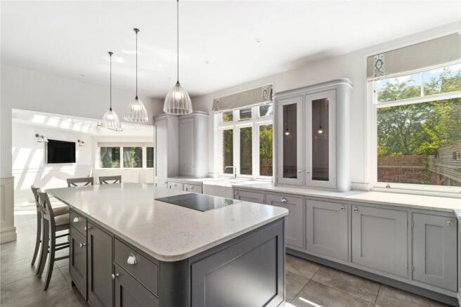 Ollerbarrow Road, Hale, Altrincham, Greater Manchester, WA15 photo 4