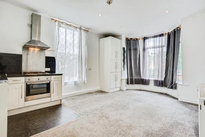 1 bed Ground Flat for sale Image 4