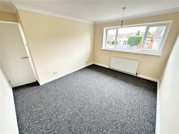 Bedroom 1.JPG