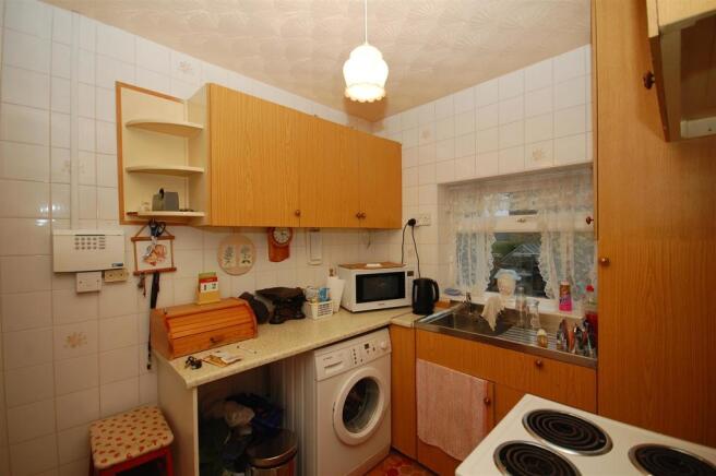 30churchlaneKITCHEN.JPG