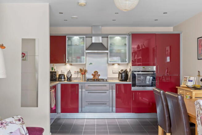 2 bed Ground Flat for sale Image 5