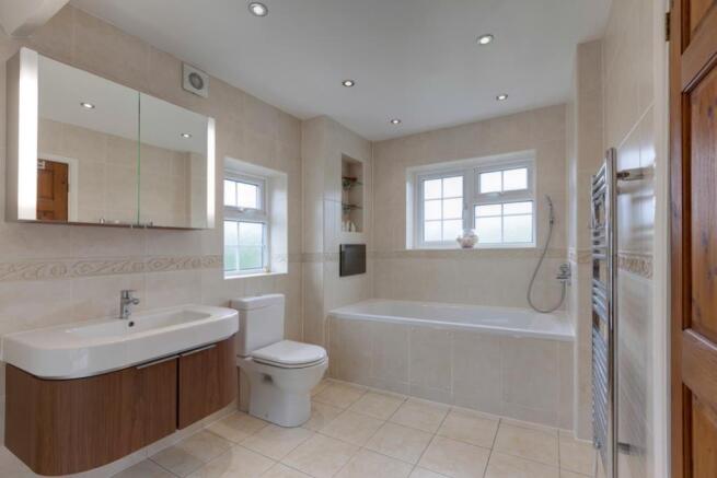 Master En-Suite
