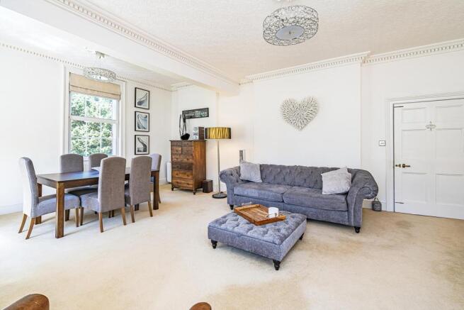 Lounge/Dining Room