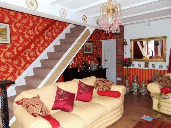 RECEPTION LOUNGE 2.JPG