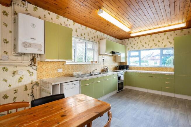 4 bed Detached for sale Image 5