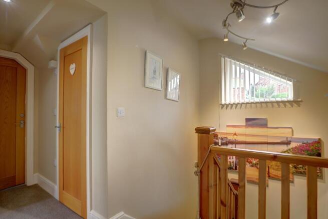 4 bed Detached for sale Image 10