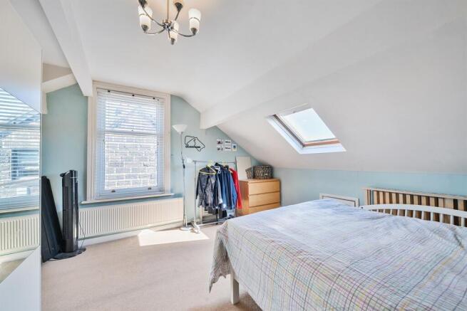 5 bed Semi-Detached to rent Image 7
