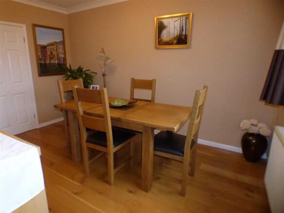 DINING ROOM/BEDROOM 