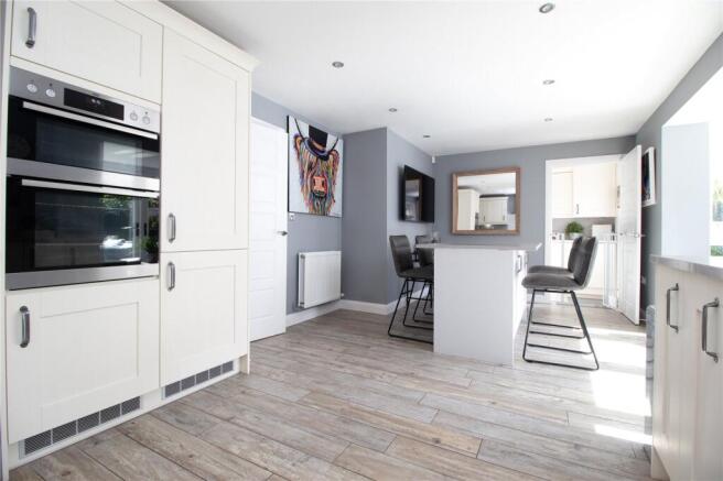 4 bed Detached for sale Image 6