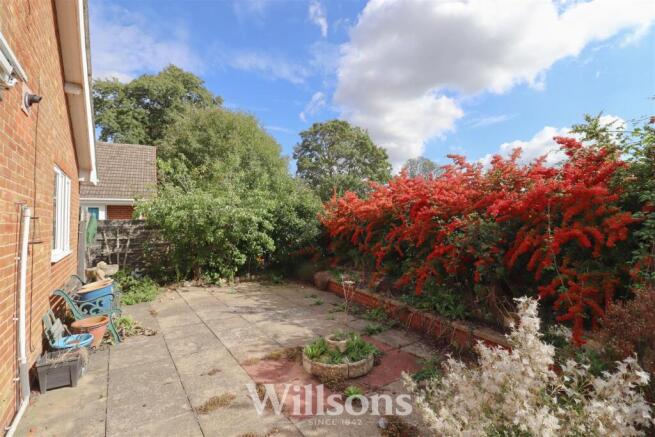 Low Maintenance Courtyard Garden