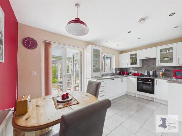 kitchen/dining room