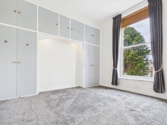 2 bed Flat to rent Image 5