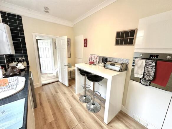 2 bed Maisonette for sale Image 4