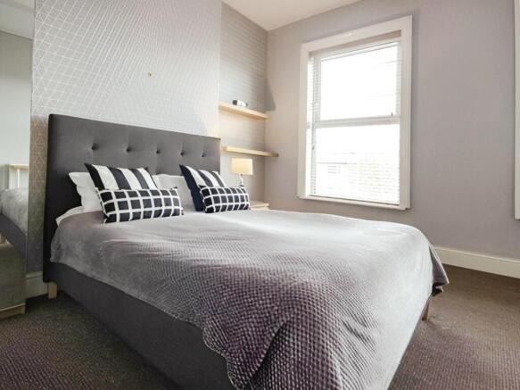 6 bed Terraced for sale Image 8