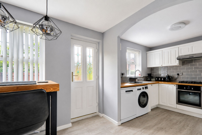 3 bed Detached for sale Image 8