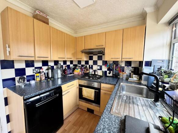 kitchen 2.jpg